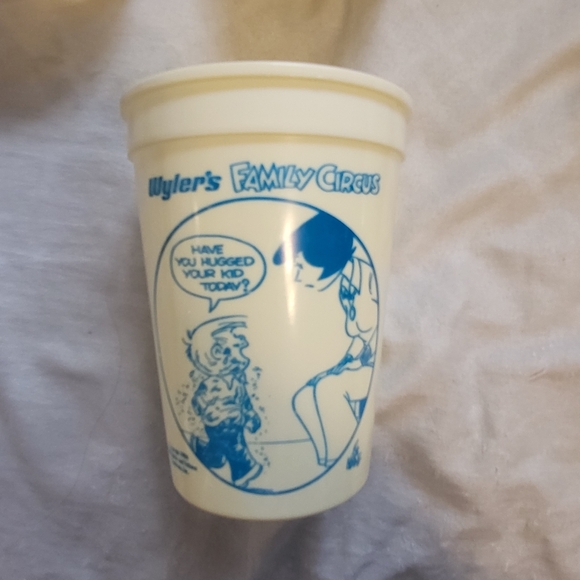 VTG Wyler's Family Circus Plastic Cups (Set of 4) - Picture 3 of 7